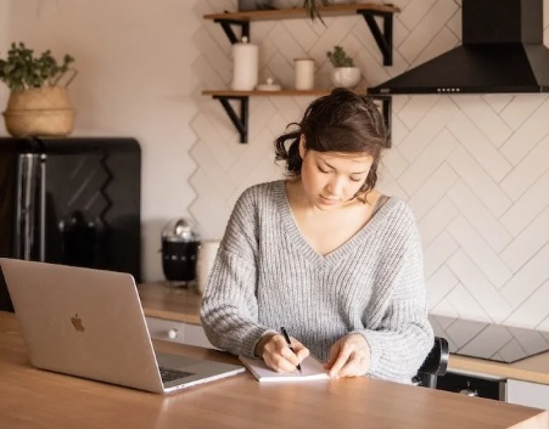 Starting a high demand online business in Malaysia: 10 ideas for 2026